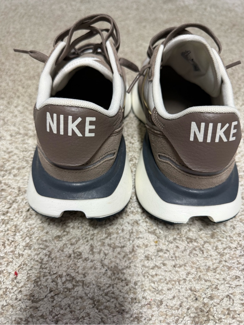 Nike Womens Phoenix Waffle Running Shoes in Taupe/Brown - Picture 3 of 6